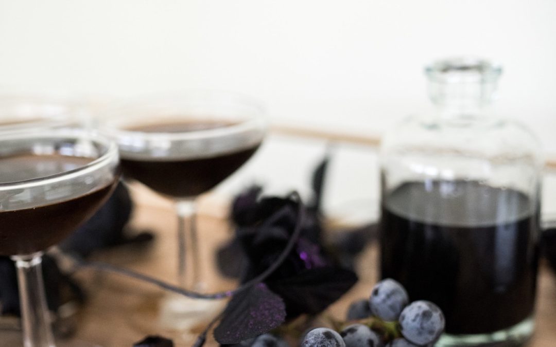 HAUNTINGLY CHIC HALLOWEEN COCKTAILS